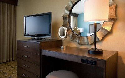 Embassy Suites by Hilton Kansas City International Airport