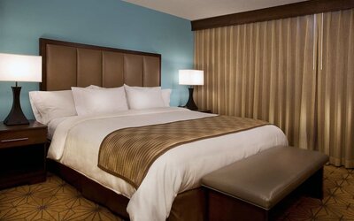 Embassy Suites by Hilton Kansas City International Airport