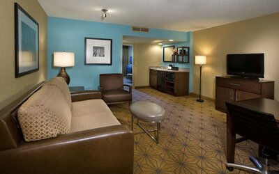 Embassy Suites by Hilton Kansas City International Airport