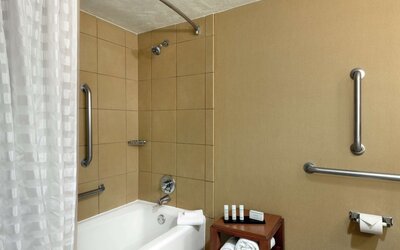 Embassy Suites by Hilton Kansas City International Airport