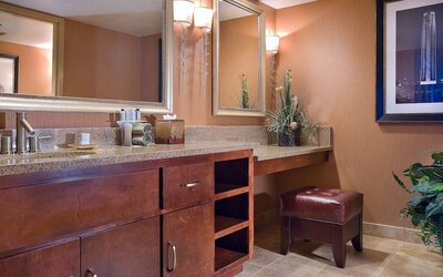 Embassy Suites by Hilton Kansas City International Airport