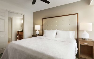 Homewood Suites by Hilton Kansas City-Airport