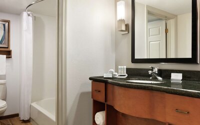 Homewood Suites by Hilton Kansas City-Airport