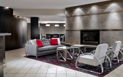Lounge and coworking space at Four Points By Sheraton Mississauga Meadowvale.