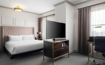 Hotel Phillips Kansas City Curio Collection by Hilton
