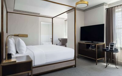 Hotel Phillips Kansas City Curio Collection by Hilton