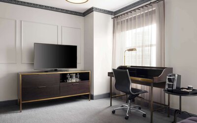 Hotel Phillips Kansas City Curio Collection by Hilton