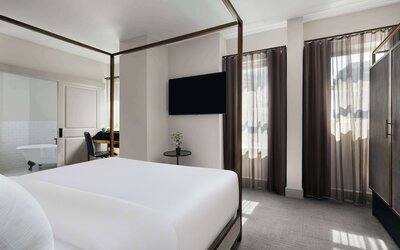 Hotel Phillips Kansas City Curio Collection by Hilton