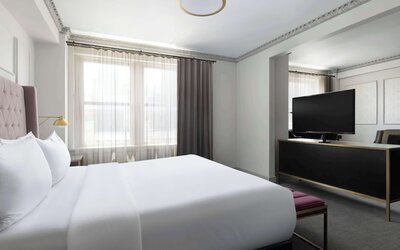 Hotel Phillips Kansas City Curio Collection by Hilton