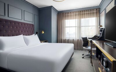 Hotel Phillips Kansas City Curio Collection by Hilton