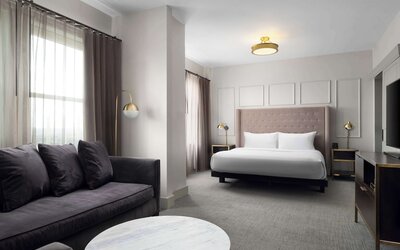 Hotel Phillips Kansas City Curio Collection by Hilton