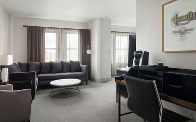 Hotel Phillips Kansas City Curio Collection by Hilton