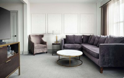 Hotel Phillips Kansas City Curio Collection by Hilton