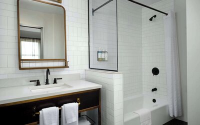 Hotel Phillips Kansas City Curio Collection by Hilton