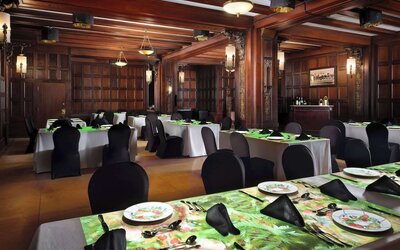 Hotel Phillips Kansas City Curio Collection by Hilton