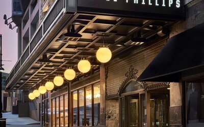 Hotel Phillips Kansas City Curio Collection by Hilton