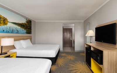 Days Inn & Suites by Wyndham Kansas City South
