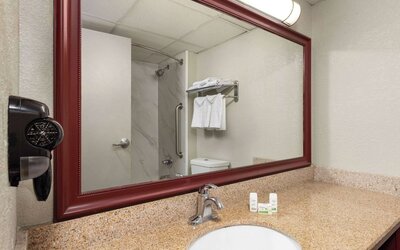 Wingate by Wyndham Kansas City