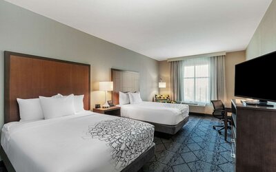 La Quinta Inn & Suites by Wyndham Kansas City Beacon Hill