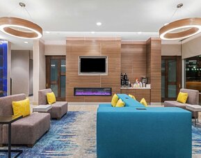 La Quinta Inn & Suites by Wyndham Kansas City Beacon Hill