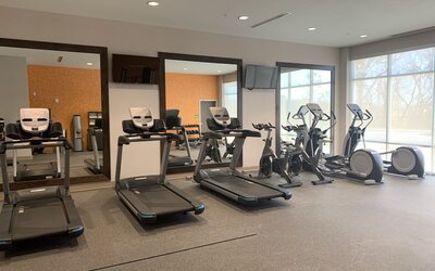 La Quinta Inn & Suites by Wyndham Kansas City Beacon Hill