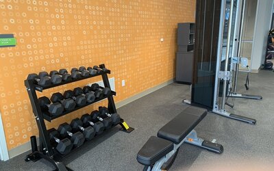 La Quinta Inn & Suites by Wyndham Kansas City Beacon Hill