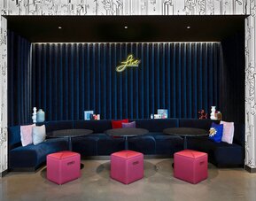 Aloft by Marriott Kansas City Country Club Plaza