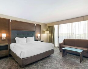 Best Western Plus Kansas City Sports Complex Hotel