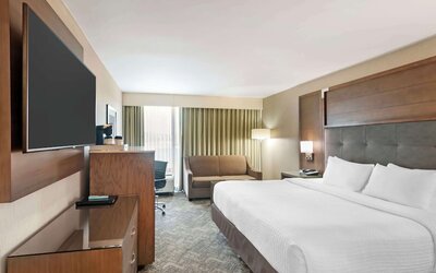Best Western Plus Kansas City Sports Complex Hotel