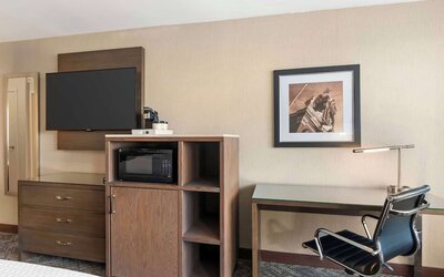Best Western Plus Kansas City Sports Complex Hotel