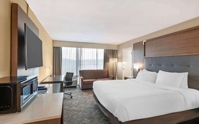 Best Western Plus Kansas City Sports Complex Hotel