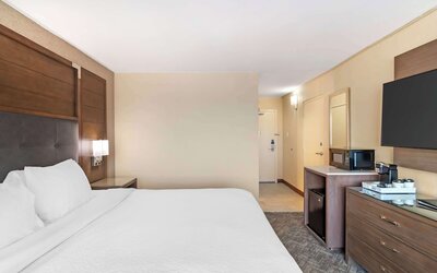 Best Western Plus Kansas City Sports Complex Hotel