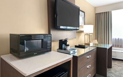 Best Western Plus Kansas City Sports Complex Hotel