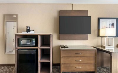 Best Western Plus Kansas City Sports Complex Hotel