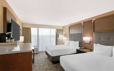 Best Western Plus Kansas City Sports Complex Hotel