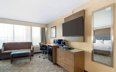Best Western Plus Kansas City Sports Complex Hotel