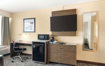 Best Western Plus Kansas City Sports Complex Hotel
