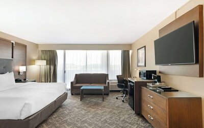 Best Western Plus Kansas City Sports Complex Hotel