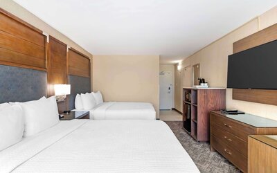 Best Western Plus Kansas City Sports Complex Hotel