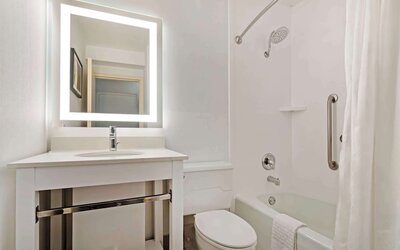 Best Western Plus Kansas City Sports Complex Hotel