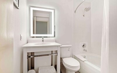 Best Western Plus Kansas City Sports Complex Hotel