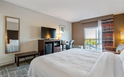 Orangewood Inn & Suites Kansas City Airport