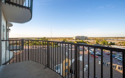 Orangewood Inn & Suites Kansas City Airport