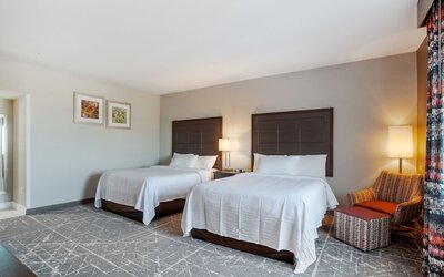 Orangewood Inn & Suites Kansas City Airport