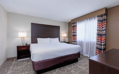 Orangewood Inn & Suites Kansas City Airport