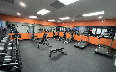 Orangewood Inn & Suites Kansas City Airport