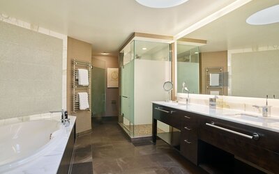 The Westin Kansas City at Crown Center