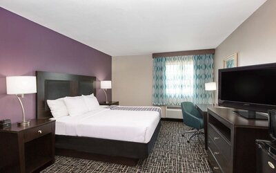 La Quinta Inn & Suites by Wyndham Blue Springs