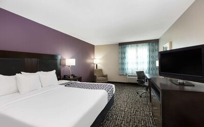 La Quinta Inn & Suites by Wyndham Blue Springs