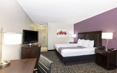 La Quinta Inn & Suites by Wyndham Blue Springs